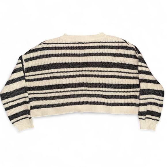 Super soft cream and black billabong cropped striped sweater - Picture 3 of 5